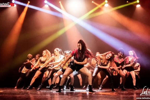 Formez-vous au Latin Studio, l’école de danse ouverte à tous.