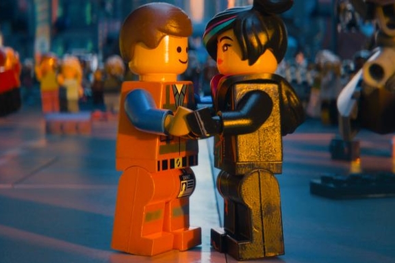 La grande aventure Lego, en tête du box office US, débarque en France !