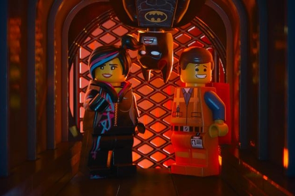 La grande aventure Lego, en tête du box office US, débarque en France !