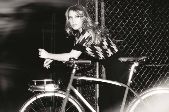 A découvrir sur Casting.fr le premier single "Ghost" d'Ella Henderson de X-factor UK