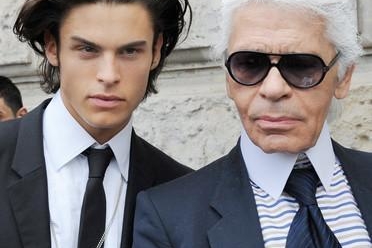 Baptiste Giabiconi, égérie de Karl Lagerfeld sort un album!